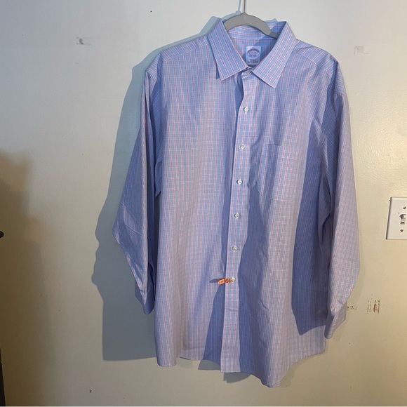 Brooks Brothers regular fit non iron light blue/pink stripe size 17 1/2 - 33 - Picture 1 of 6